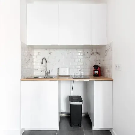 Lumineux Est -ii * Paris