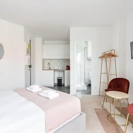 Lumineux Est -ii Apartment *