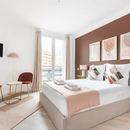 Lumineux Est -ii Appartement